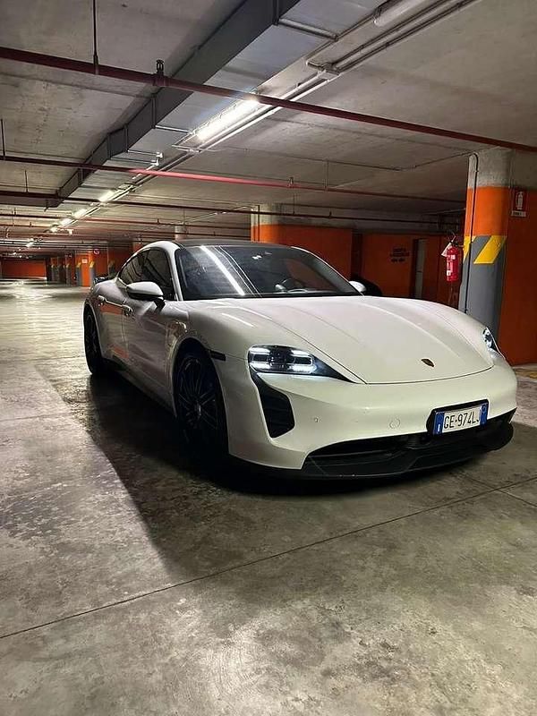 Usata Porsche Taycan Performance Package 119 kW (163 CV) 2021 Bianco Berlina