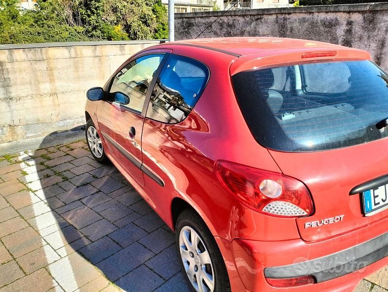 Usata Peugeot 206 2011 Rosso Utilitaria