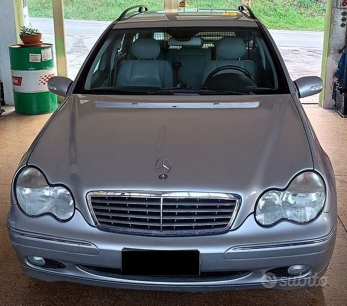 Usata Mercedes C200 Elegance 116 CV (85 kW) 2003 Grigio Station wagon