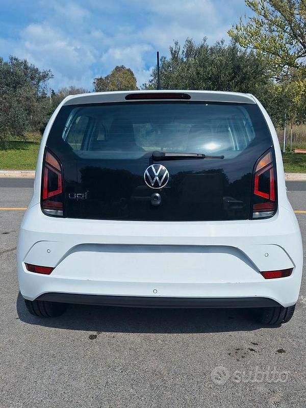 Usata VW up! Move 65 CV (47 kW) 2022 Bianco Utilitaria