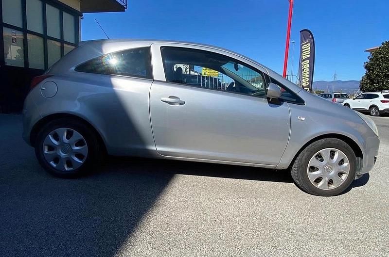 Usata Opel Corsa Enjoy 59 CV (43 kW) 2009 Grigio Berlina