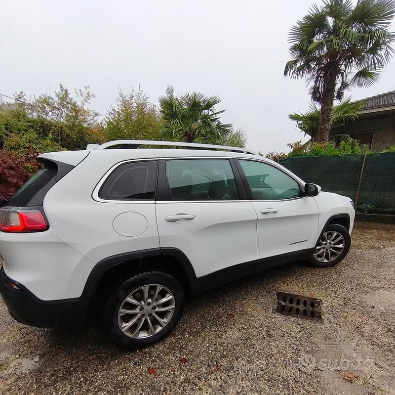 Second-hand Jeep Cherokee 200 CP (147 kW) 2018 Alb SUV