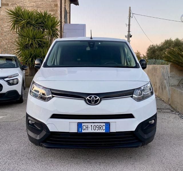 Usata Toyota Proace City City 101 CV (74 kW) 2022 Grigio Monovolume