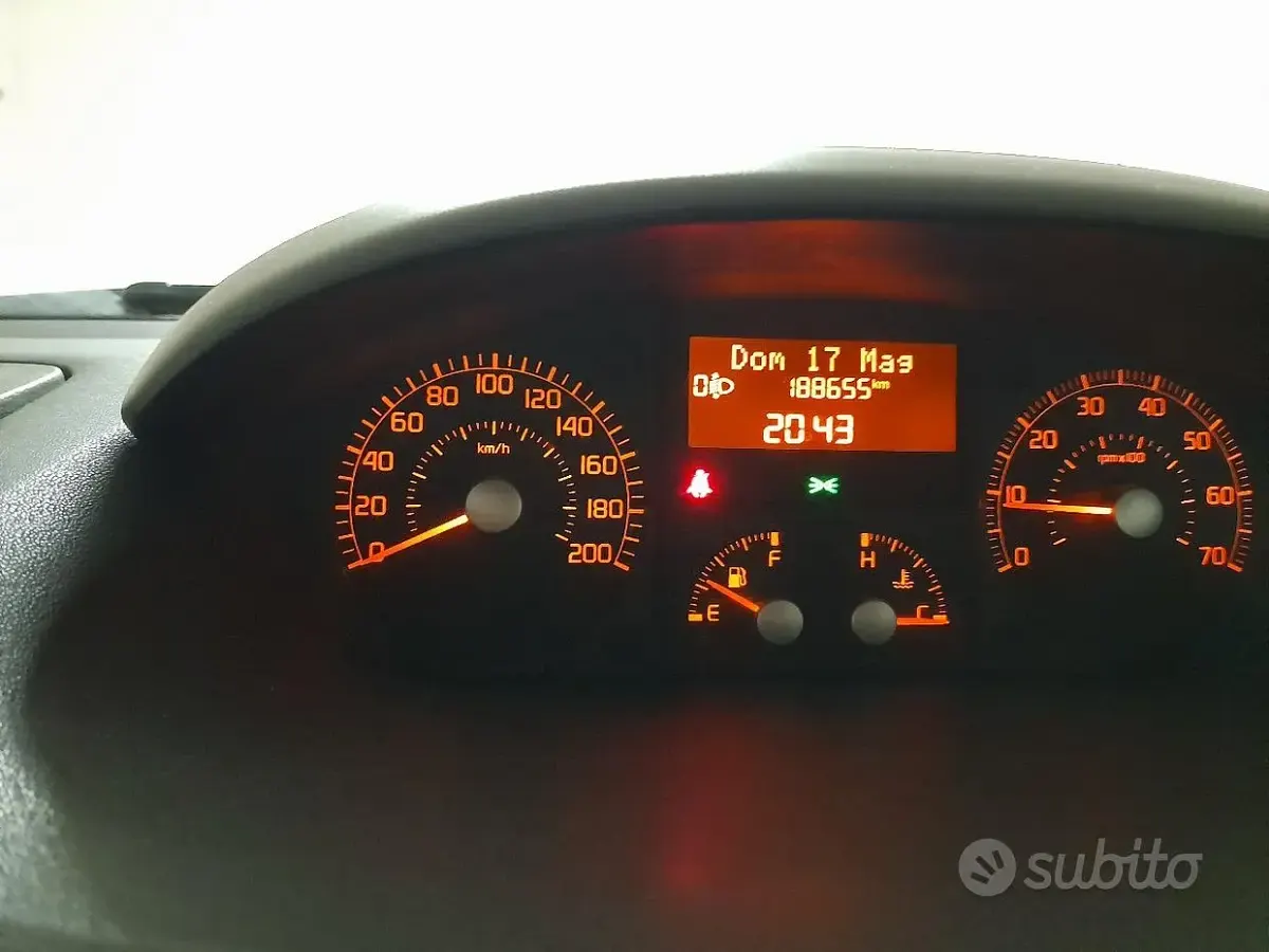 Usata Fiat Idea 95 CV (69 kW) 2012 Grigio Monovolume