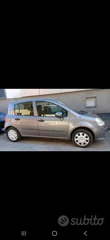 Usata Renault Modus 85 CV (62 kW) 2010 Grigio Monovolume