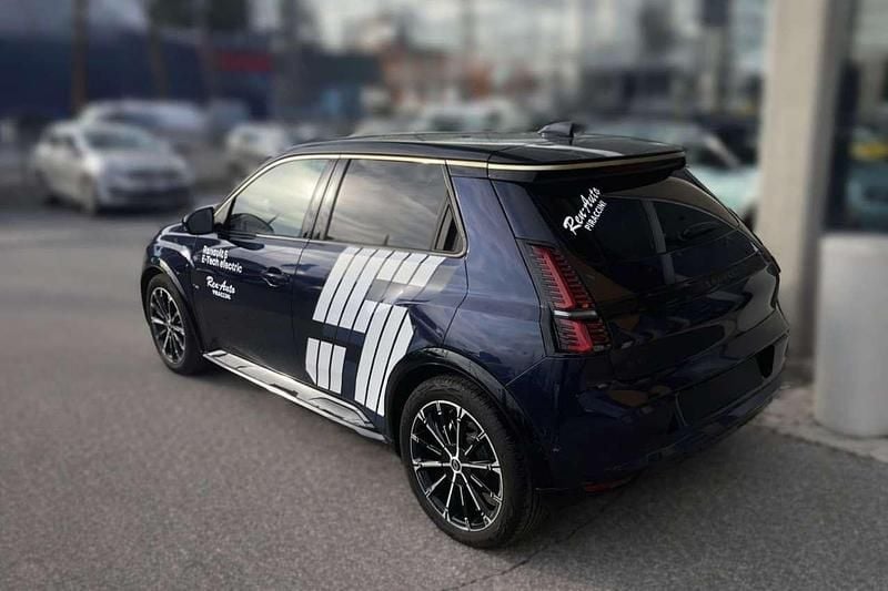 Usata Renault R5 Iconic 110 kW (150 CV) 2024 Blu/azzurro Utilitaria