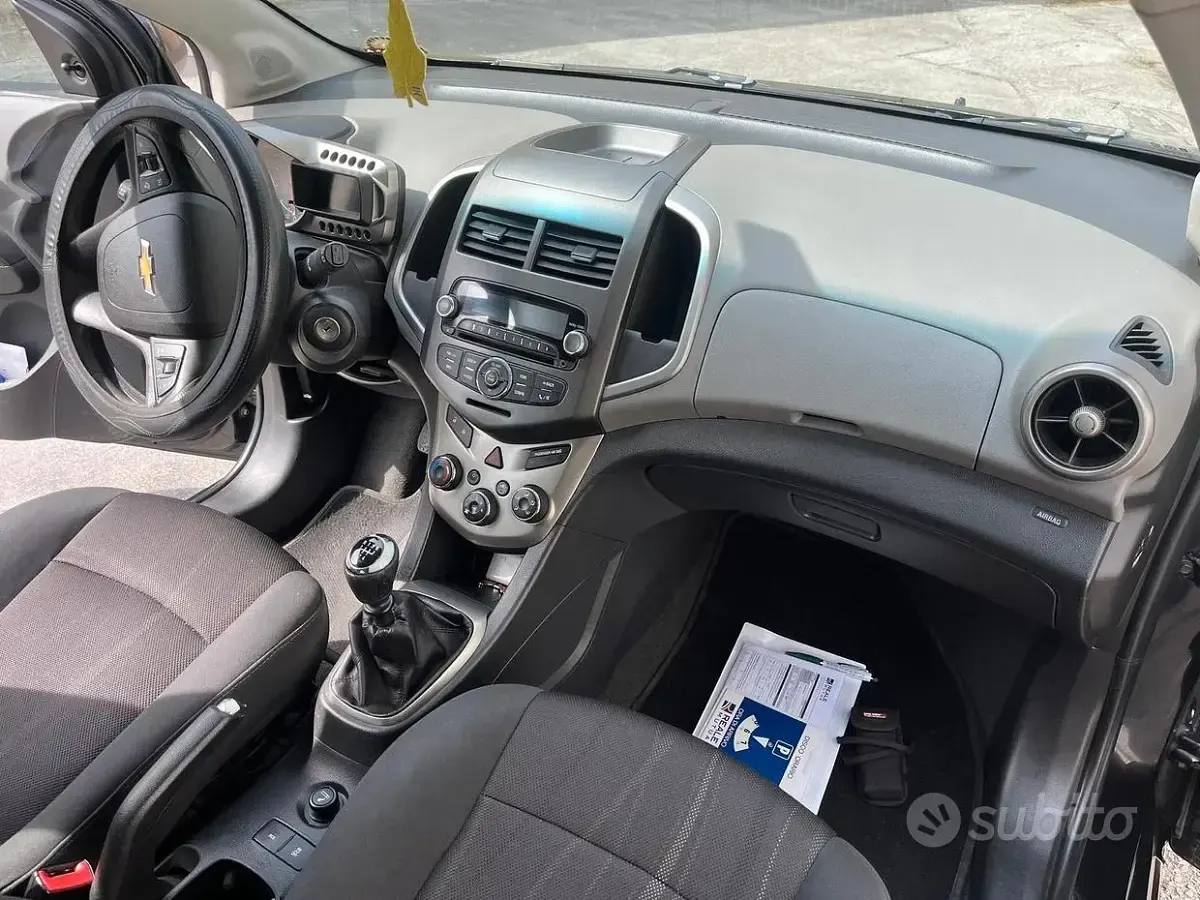 Usata Chevrolet Aveo 90 CV (66 kW) 2012 Nero Utilitaria