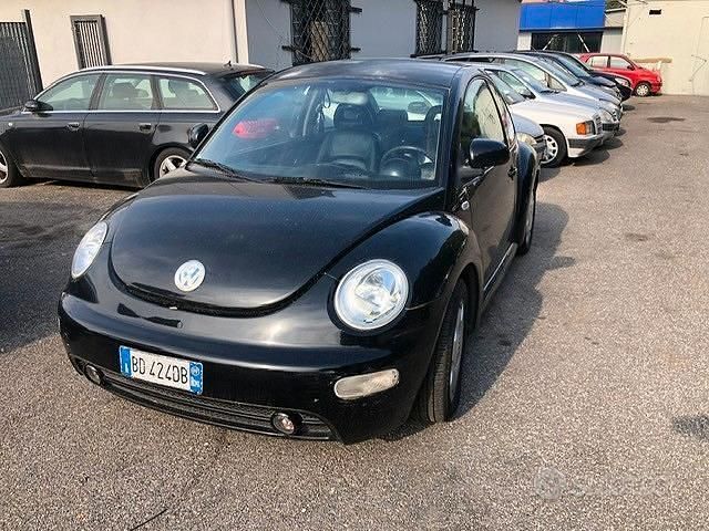 Usata VW New Beetle 116 CV (85 kW) 2002 Nero Utilitaria