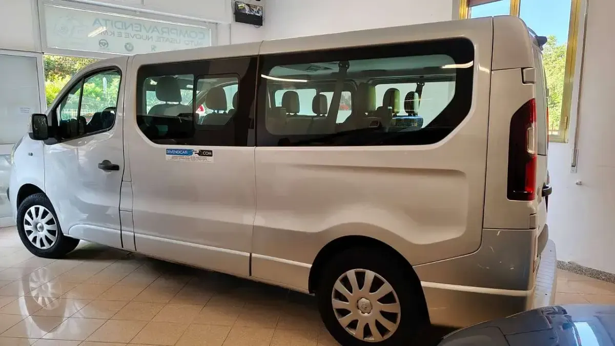 Usata Opel Vivaro S 121 CV (88 kW) 2019 Argento Monovolume