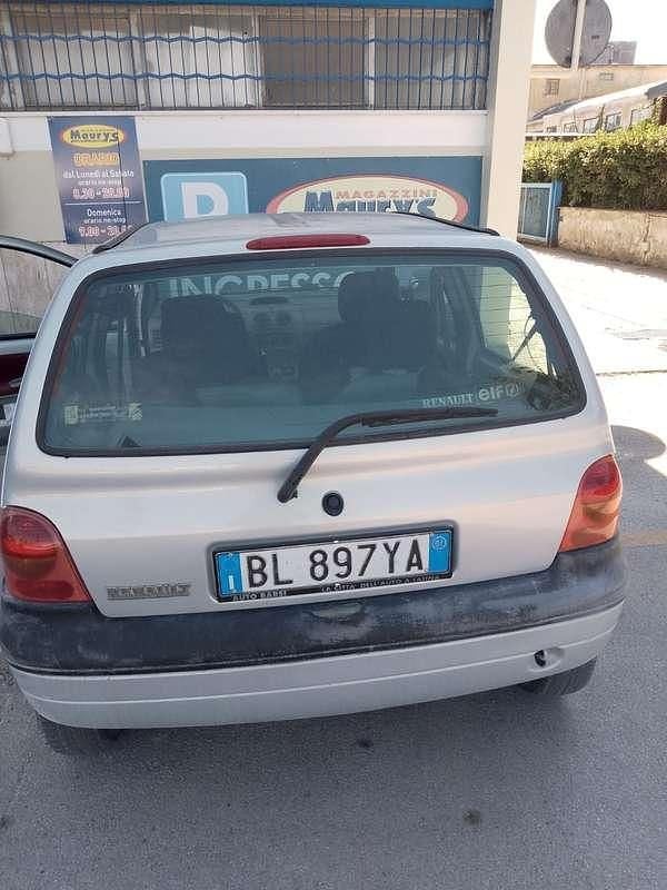 Usata Renault Twingo Expression 75 CV (55 kW) 2001 Grigio Utilitaria