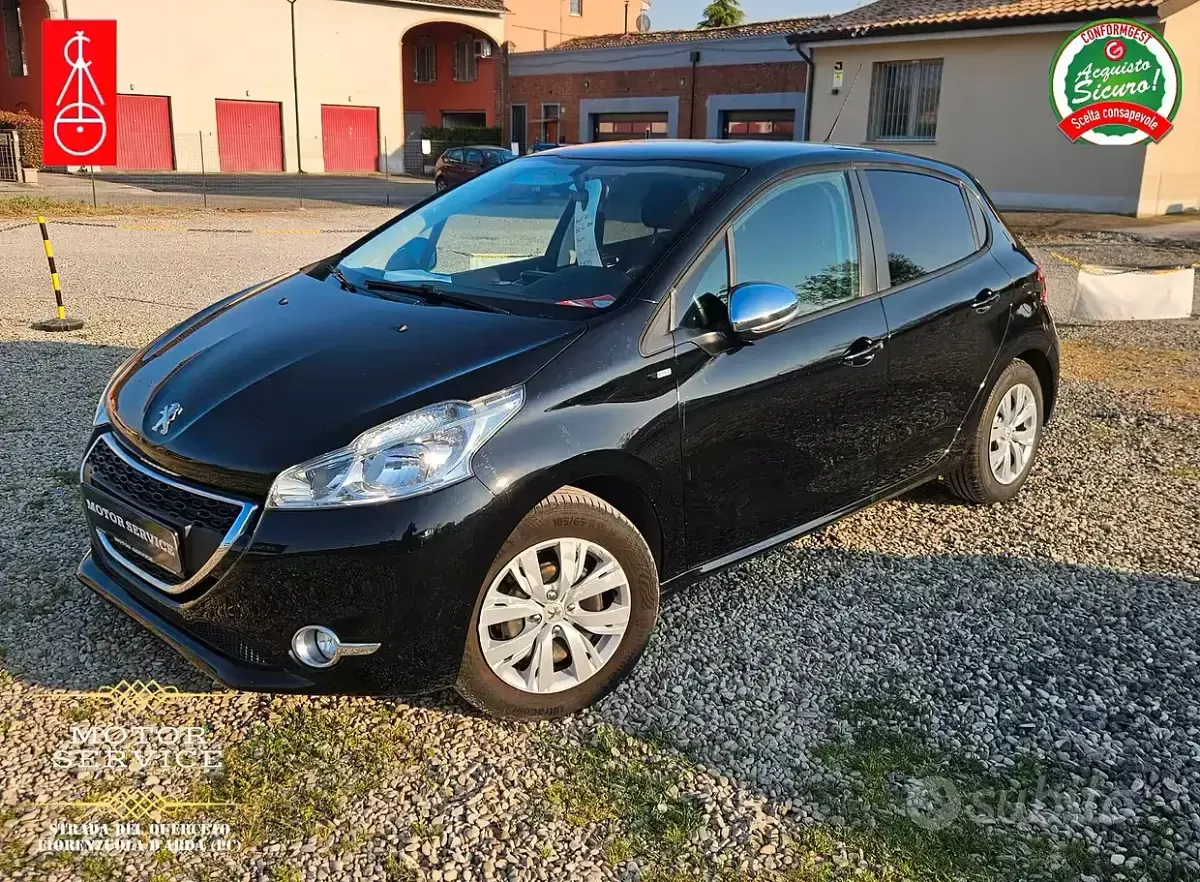 Usata Peugeot 208 82 CV (60 kW) 2016 Nero Utilitaria