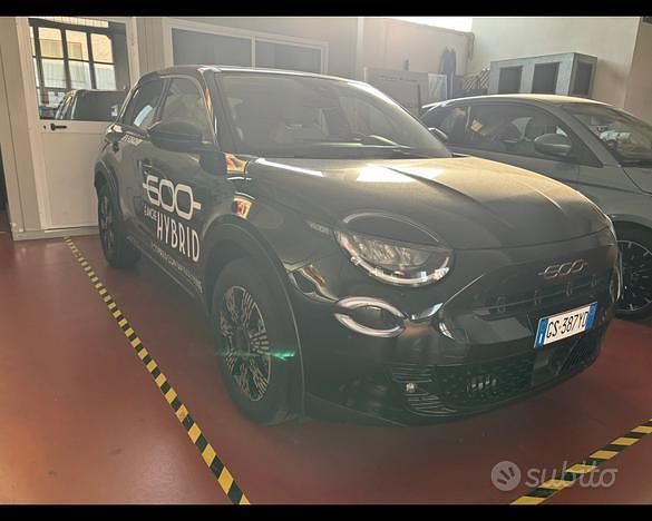 Usata Fiat 600 100 CV (73 kW) 2024 Nero SUV