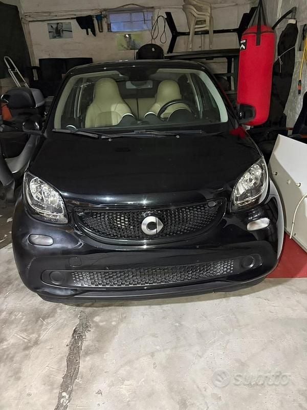 Nero Usata 2014 Smart ForFour Utilitaria | 6000 € - Immagine 1/4