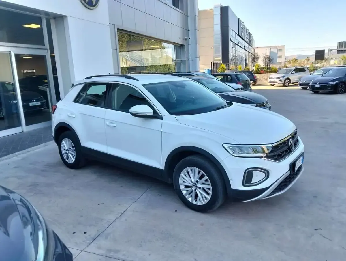Usata VW T-Roc Life 110 CV (80 kW) 2022 Pure white SUV
