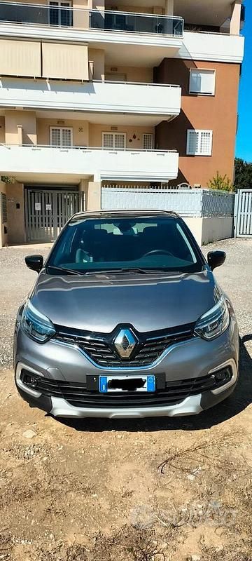 Usata Renault Captur 115 CV (84 kW) 2019 Grigio SUV