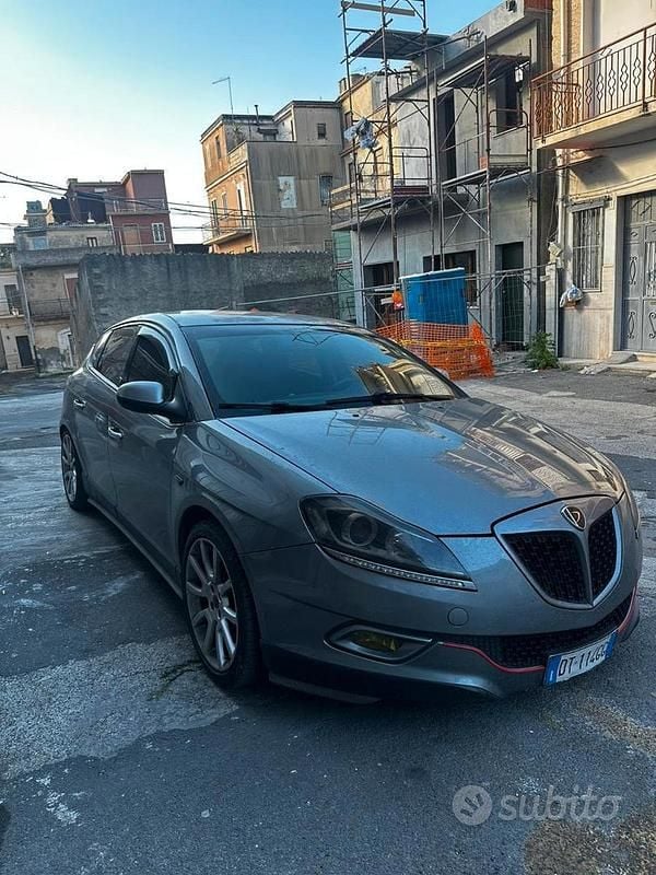 Usata Lancia Delta 120 CV (88 kW) 2010 Grigio Utilitaria