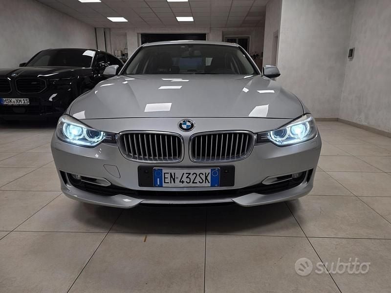 Usata BMW 318 143 CV (105 kW) 2012 Grigio Berlina