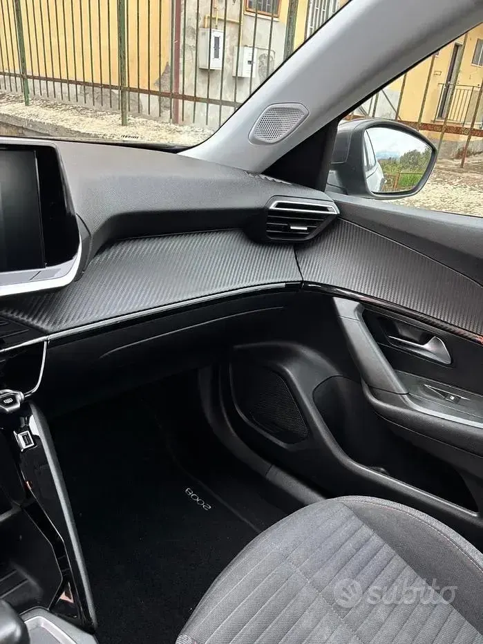 Usata Peugeot 2008 110 CV (80 kW) 2021 Grigio SUV