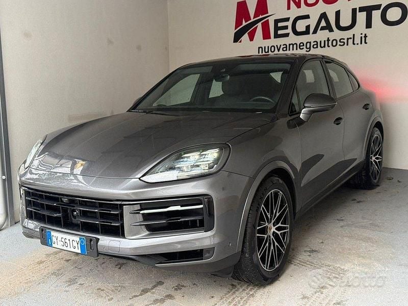 Usata Porsche Cayenne 354 CV (260 kW) 2025 Grigio SUV