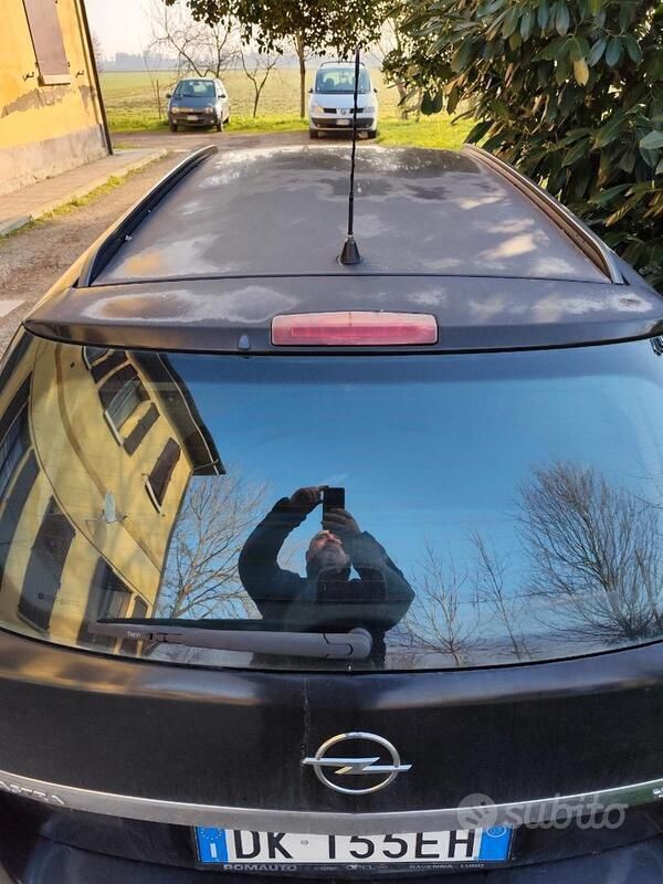 Nero Usata 2007 Opel Astra Station wagon | 1000 € (Ottimo prezzo) - Immagine 1/4