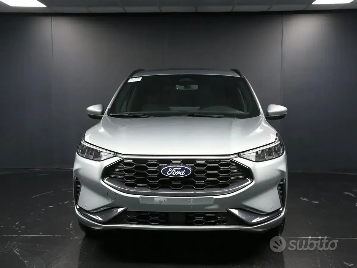 Usata Ford Kuga ST-Line 179 CV (131 kW) 2025 Grigio SUV
