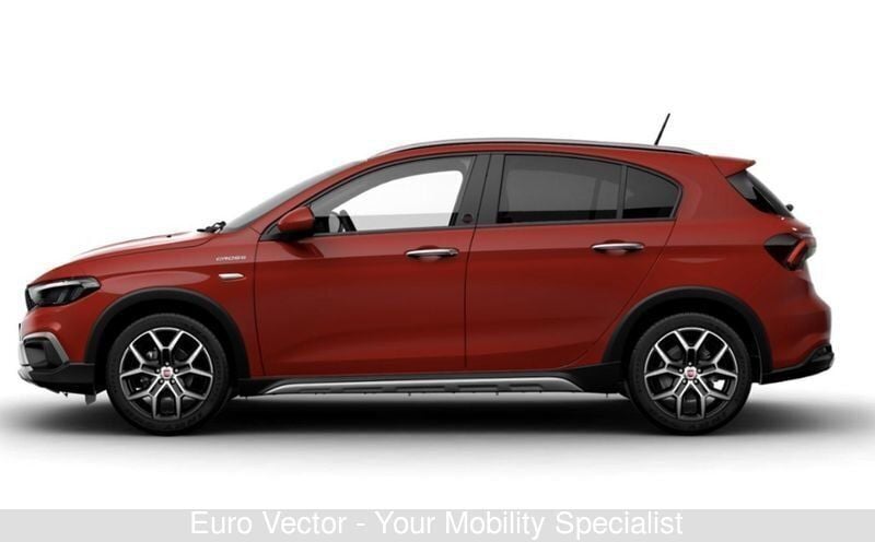 Usata Fiat Tipo Red 131 CV (96 kW) 2022 Rosso Utilitaria