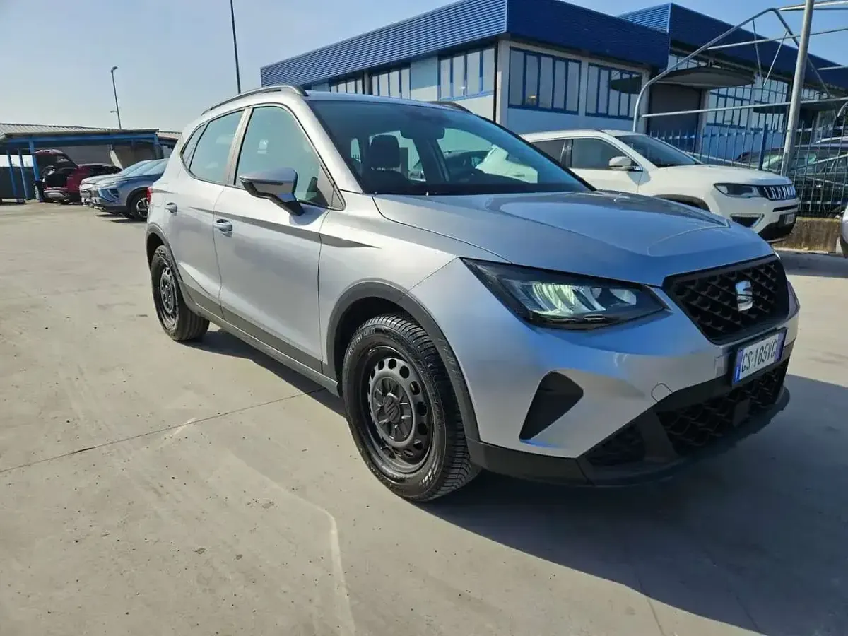 Usata Seat Arona Reference 95 CV (69 kW) 2024 Argento SUV