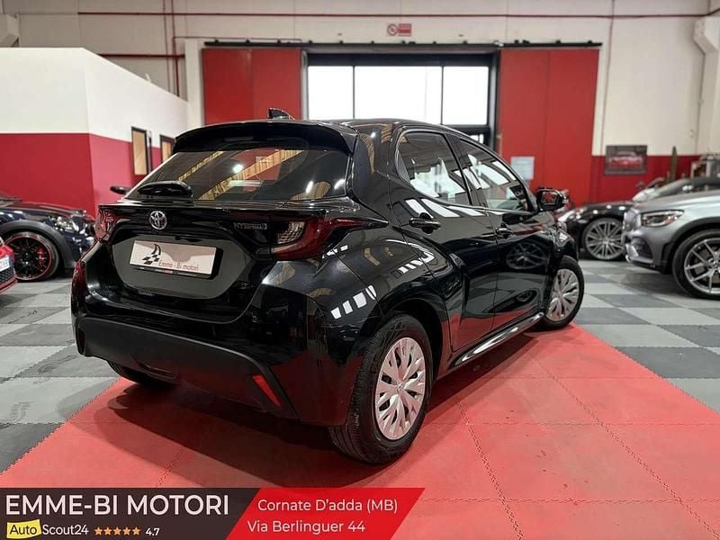 Second-hand Toyota Yaris Hybrid Active 116 CP (85 kW) 2021 Negru Hatchback