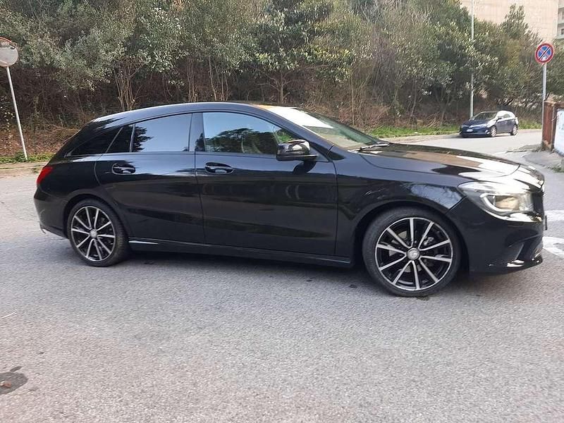 Usata Mercedes CLA220 Shooting Brake 177 CV (130 kW) 2016 Nero Station wagon