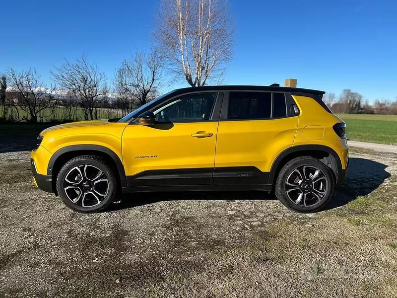 Usata Jeep Avenger Longitude 101 CV (74 kW) 2023 Giallo SUV