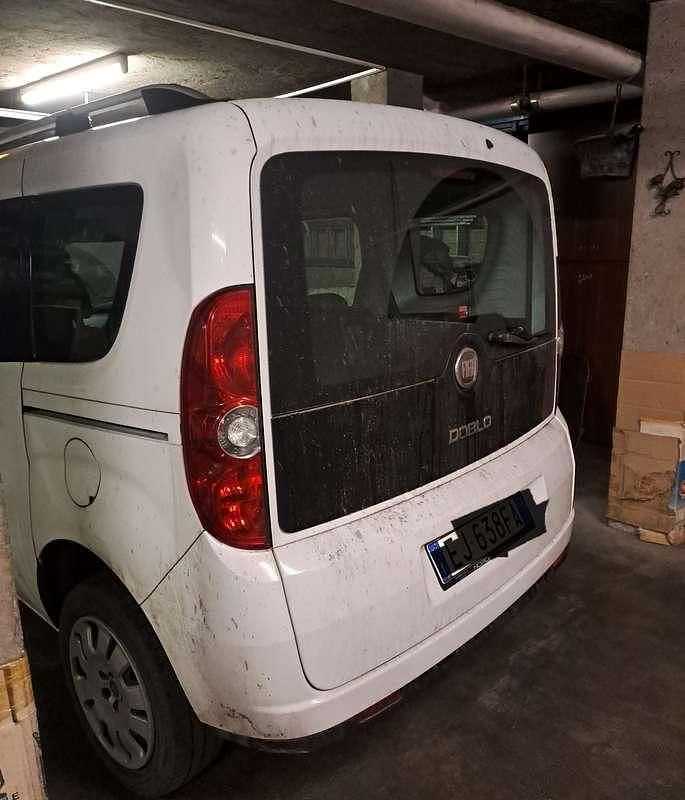 Usata Fiat Doblò 120 CV (88 kW) 2010 Monovolume