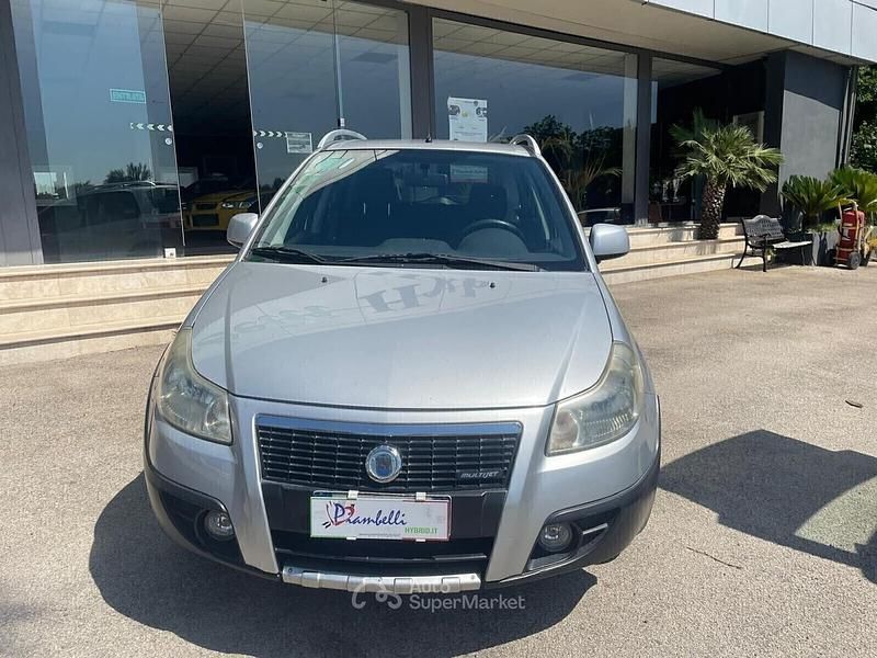 Usata Fiat Sedici Dynamic 120 CV (88 kW) 2006 Argento SUV