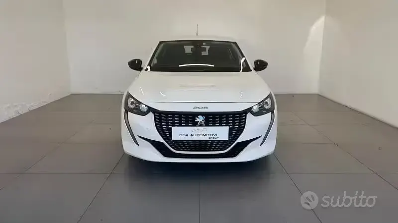 Usata Peugeot 208 Allure 102 CV (75 kW) 2022 Bianco Utilitaria