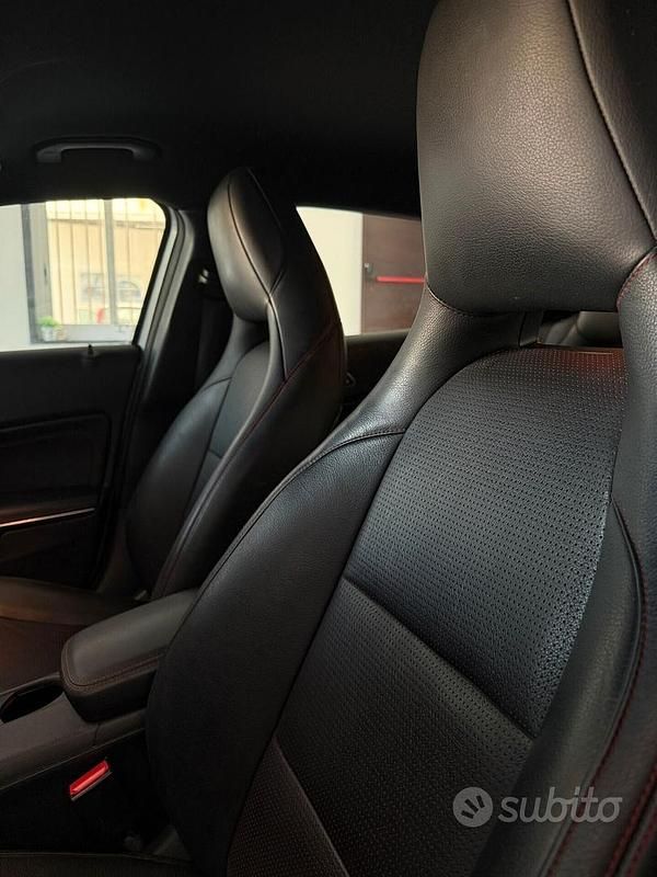 Usata Mercedes GLA200 Premium 136 CV (100 kW) 2016 Grigio SUV