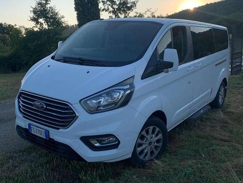 Usata Ford Tourneo Titanium 131 CV (96 kW) 2019 Bianco Monovolume