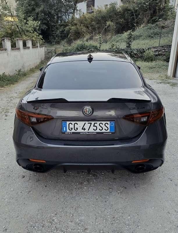 Second-hand Alfa Romeo Giulia Ti 211 CP (155 kW) 2022 Gri Berlinǎ