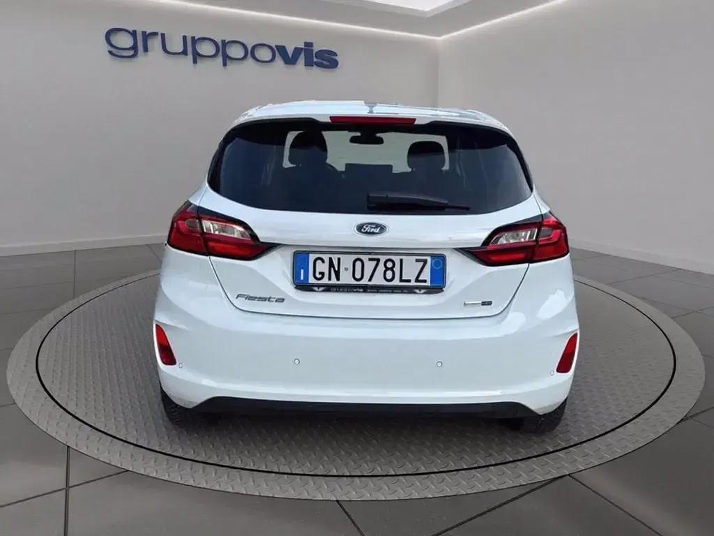 Usata Ford Fiesta Titanium 125 CV (91 kW) 2023 Frozen white Berlina