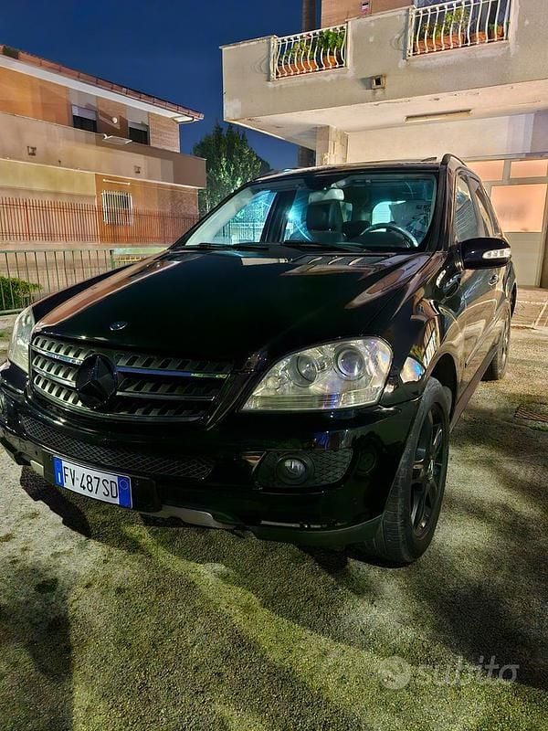 Usata Mercedes ML320 2007 Nero SUV