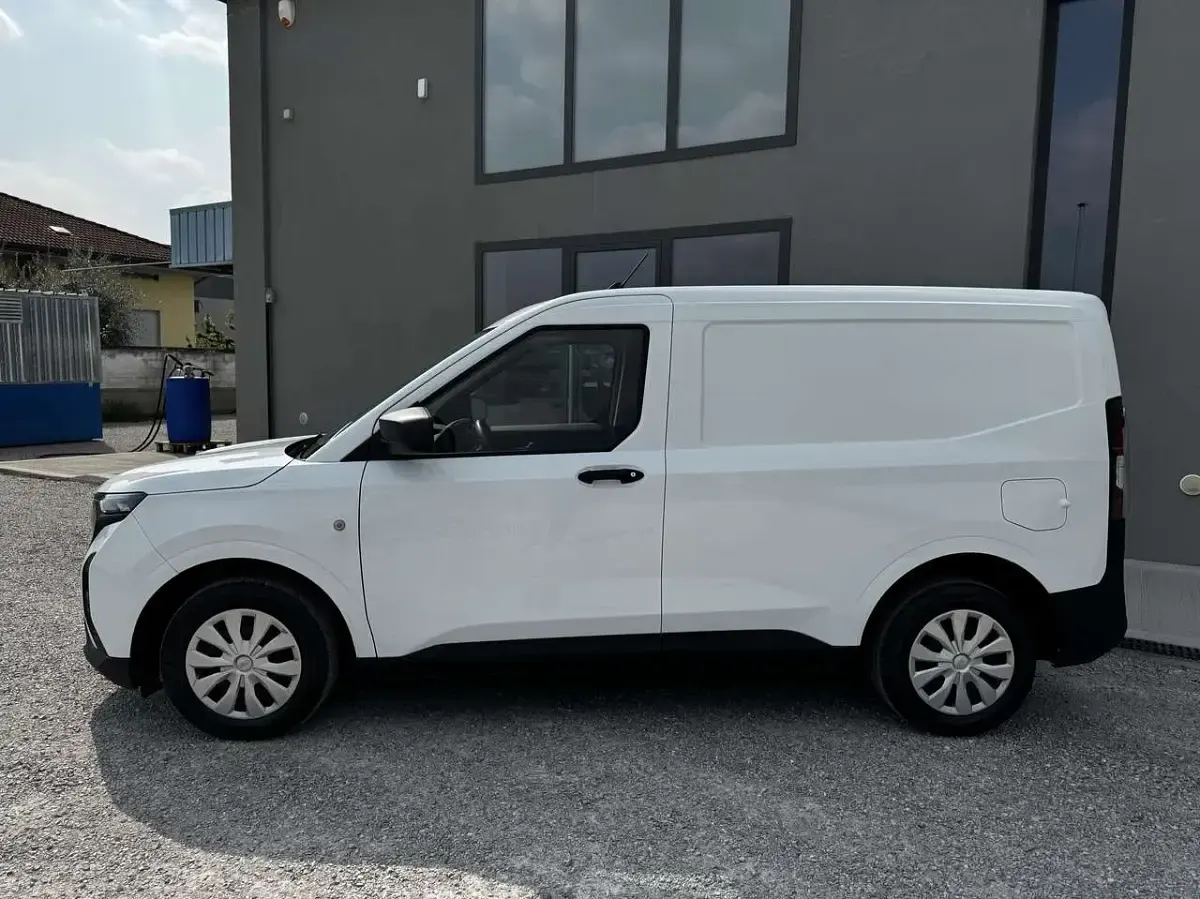 Usata Ford Transit Trend 101 CV (74 kW) 2024 Bianco Monovolume