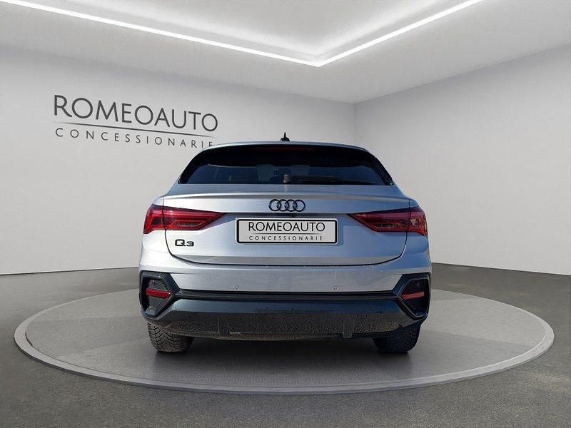 Usata Audi Q3 Sportback 149 CV (109 kW) 2023 Grigio metallizzato SUV