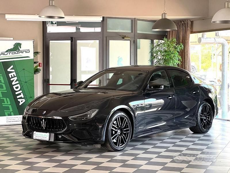 Nero Usata 2019 Maserati Ghibli Tre volumi | 38.950 € (Cara) - Immagine 1/4