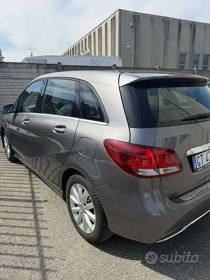 Usata Mercedes B180 122 CV (89 kW) 2015 Utilitaria
