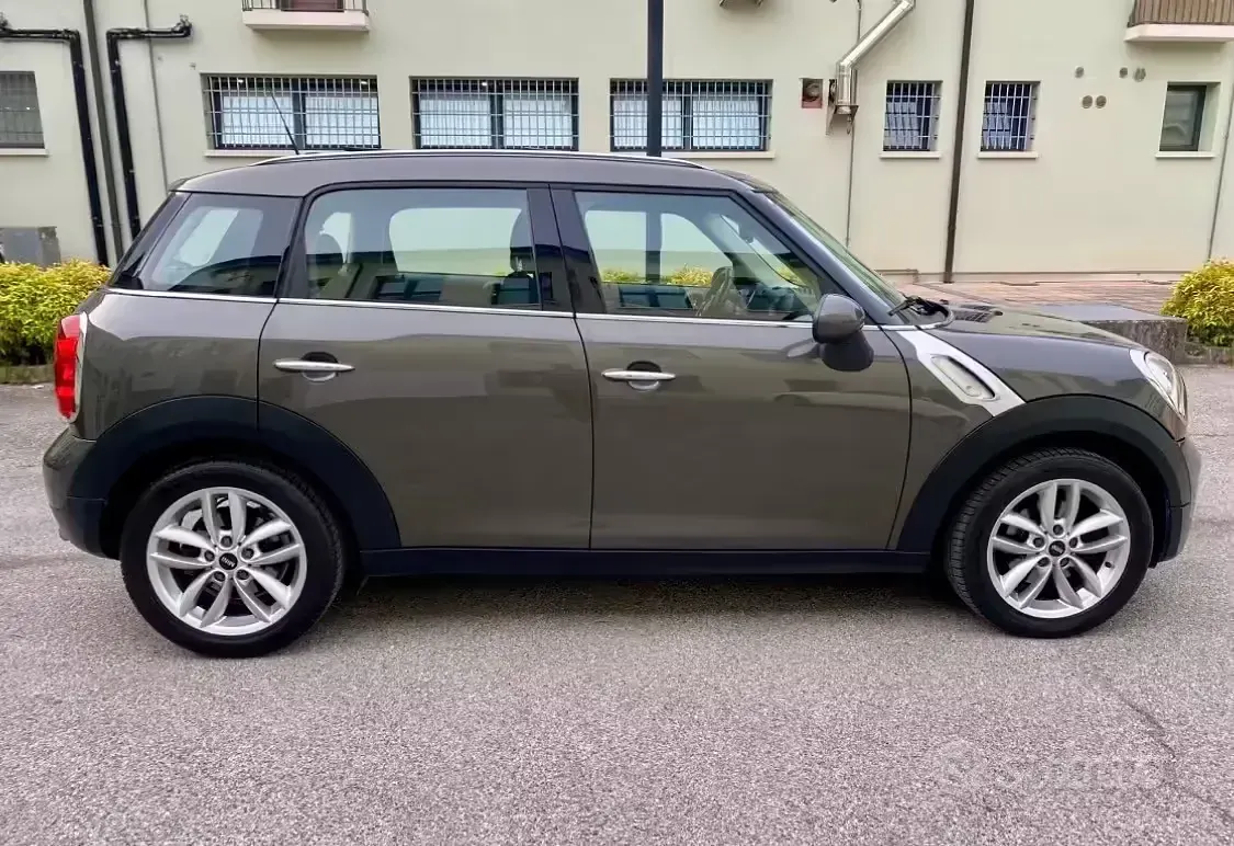 Usata Mini Cooper D Countryman 111 CV (81 kW) 2011 Grigio SUV