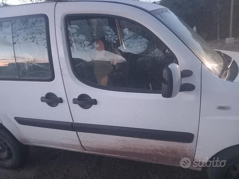 Usata Fiat Doblò 75 CV (55 kW) 2007 Bianco Monovolume