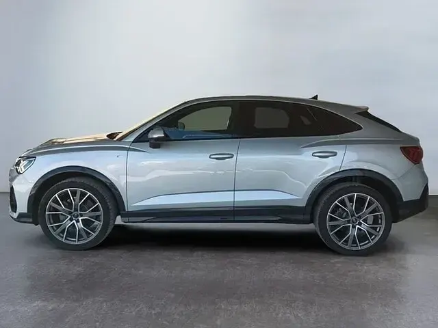 Usata Audi Q3 Sportback Comfort 190 CV (139 kW) 2023 Argento SUV