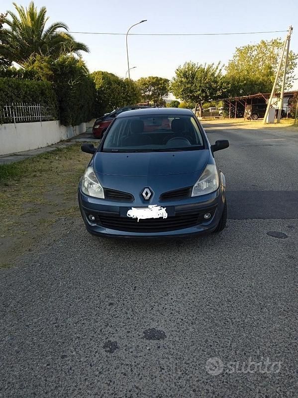 Usata Renault Clio II 70 CV (51 kW) 2007 Grigio Utilitaria
