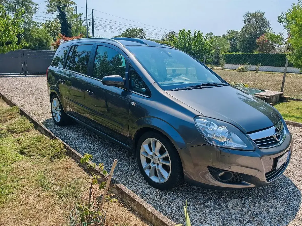 Usata Opel Zafira Cosmo 125 CV (91 kW) 2016 Grigio Monovolume