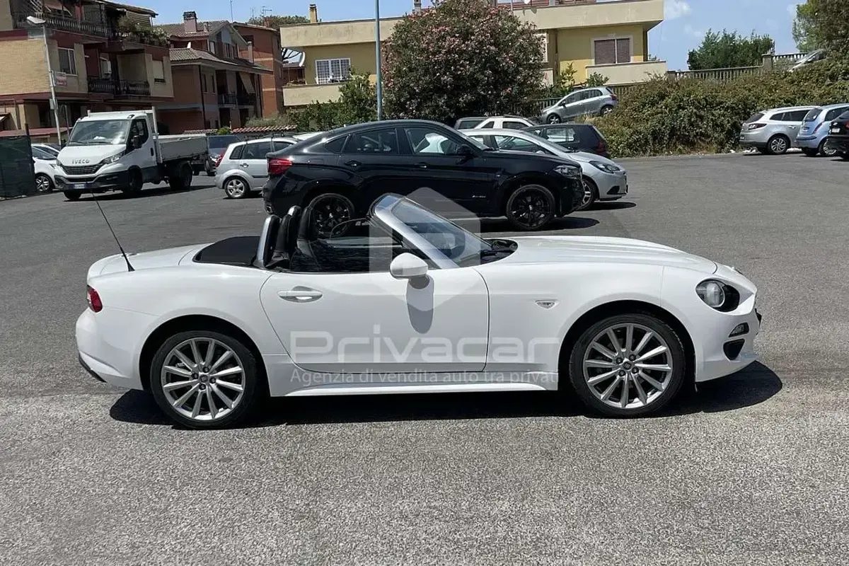 Usata Fiat 124 Spider Lusso 140 CV (102 kW) 2018 Bianco Cabrio