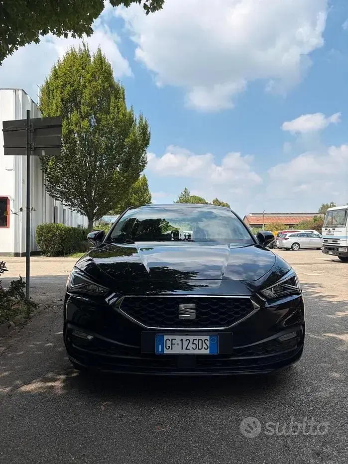 Usata Seat Leon Business 150 CV (110 kW) 2021 Nero Berlina