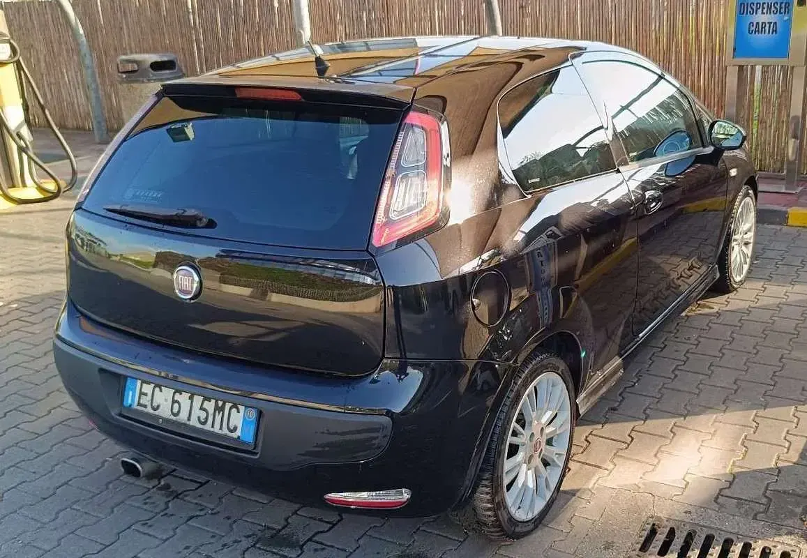 Usata Fiat Punto Evo Sport 105 CV (77 kW) 2010 Nero Utilitaria